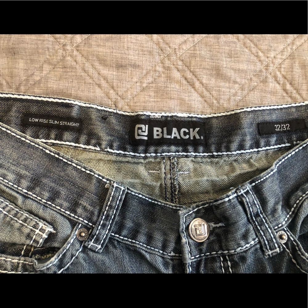 Buckle men’s jean-great condition.